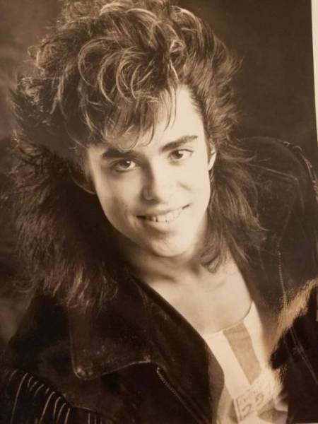People Share Their Awkward Childhood Photos (28 pics)