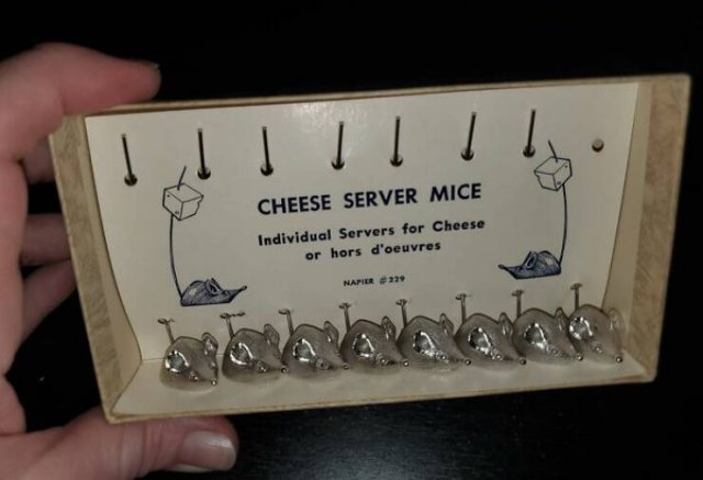Cool Finds In Thrift Shops (25 pics)