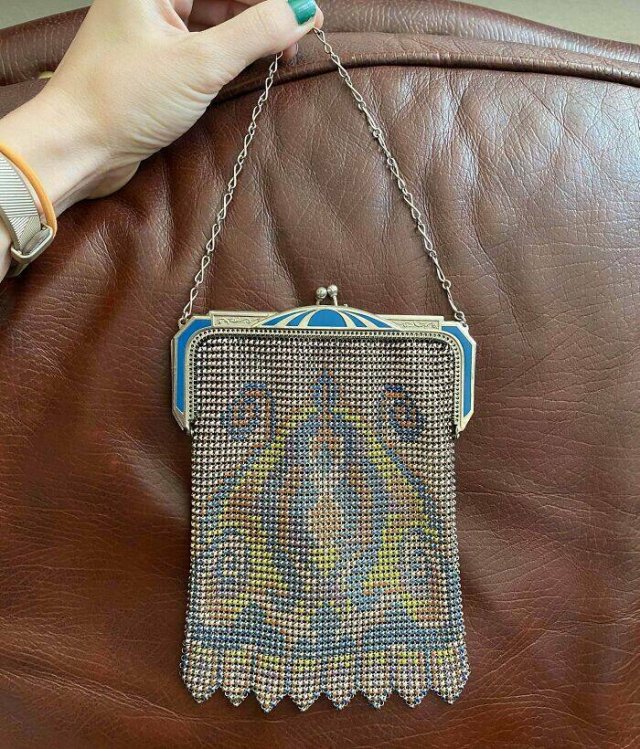 Cool Finds In Thrift Shops (25 pics)