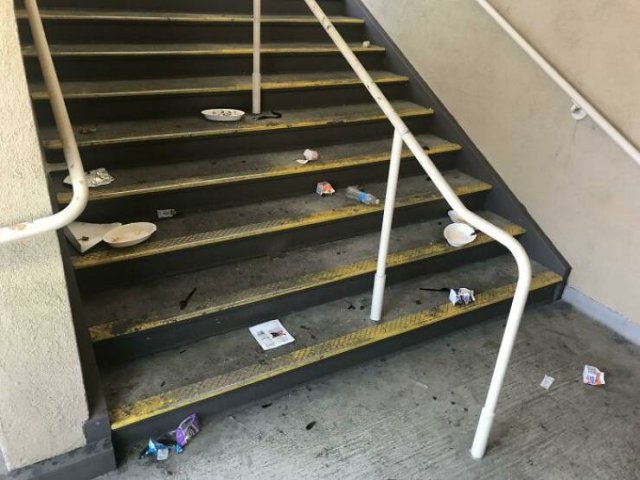Annoying People And Situations (49 pics)