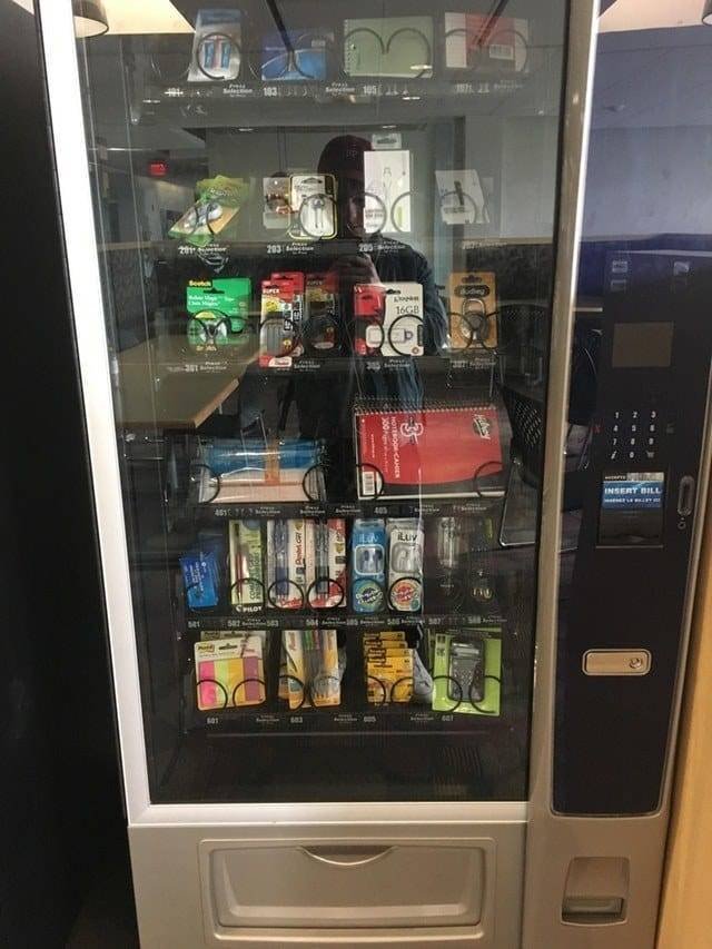 Unusual Vending Machines (21 pics)