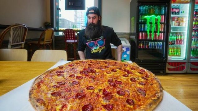 Giant Things (17 pics)