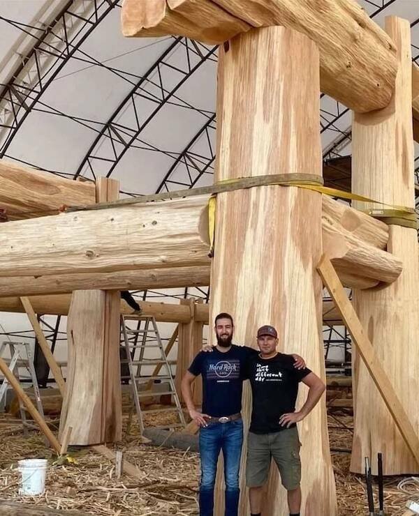 Giant Things (17 pics)
