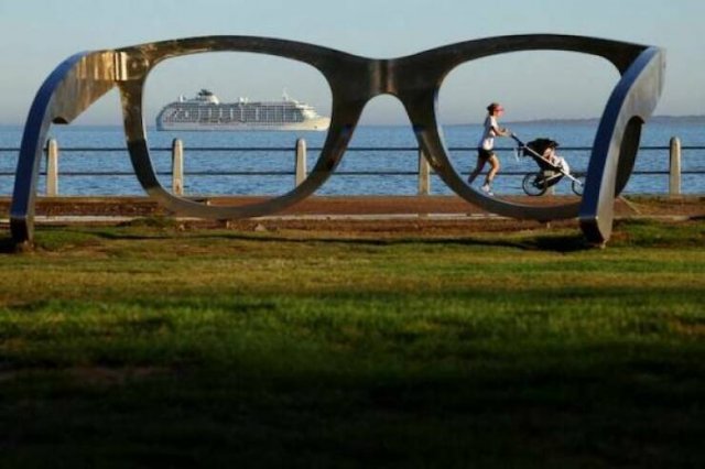 Giant Things (17 pics)