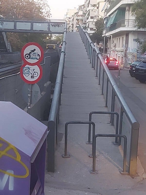 Failed Designs And Constructions (24 pics)