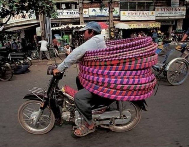 What Is Going On Here? (23 pics)