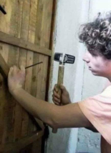 What Is Going On Here? (23 pics)