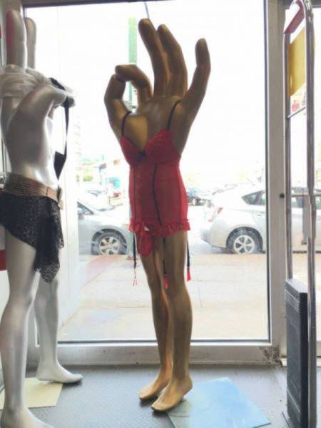What Is Going On Here? (40 pics) What Is Going On Here? (40 pics)