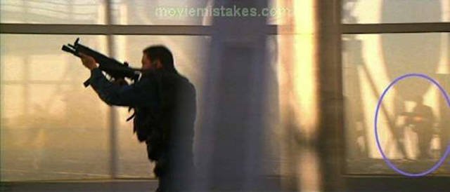 Mistakes In Popular Movies (18 pics)