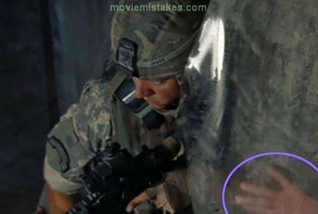 Mistakes In Popular Movies (18 pics)