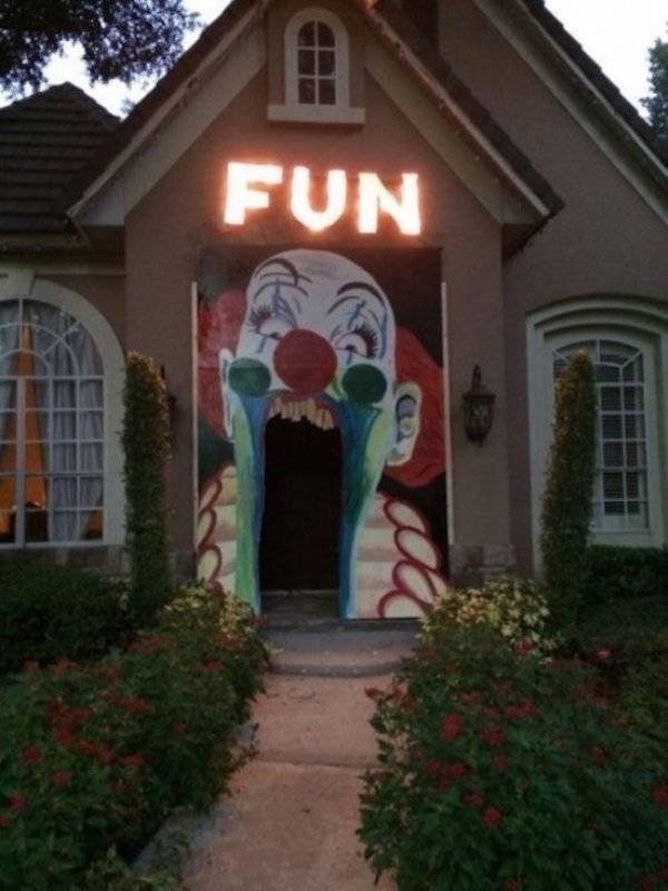 What Is Going On Here? (43 pics) What Is Going On Here? (43 pics)