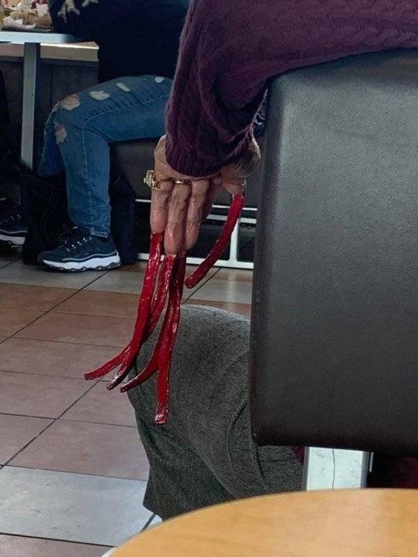 What Is Going On Here? (43 pics) What Is Going On Here? (43 pics)