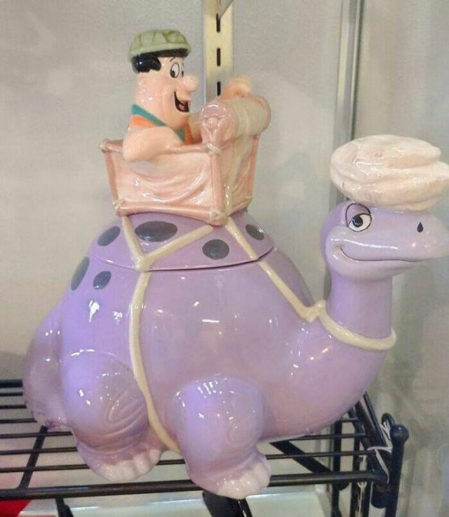 Weird Finds In Thrift Shops (24 pics)