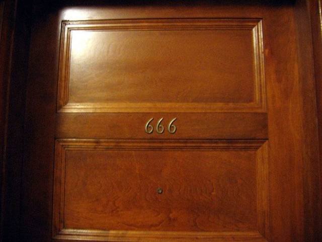 Unusual Phobias (25 pics)