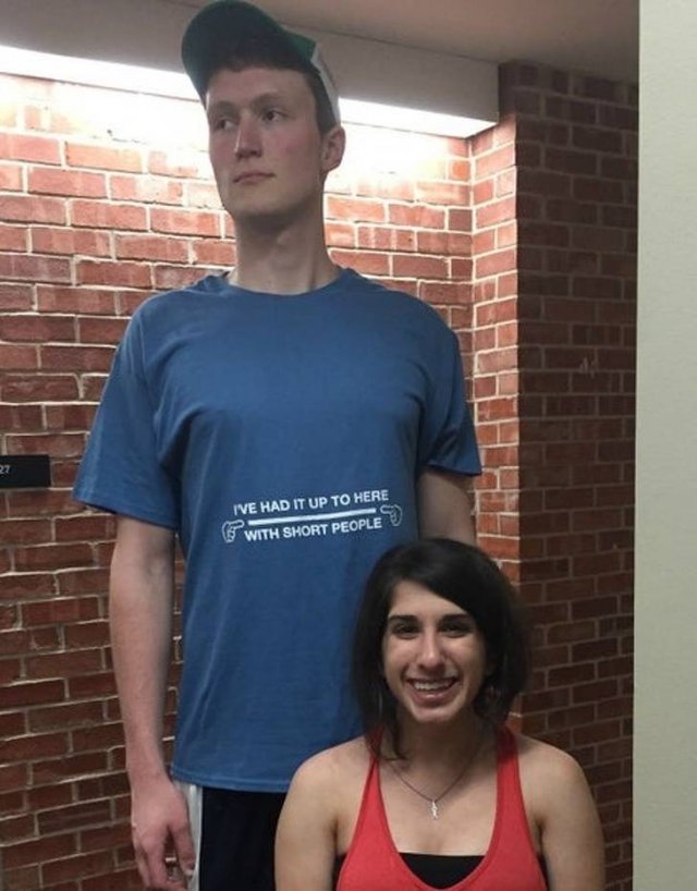 Very Tall People (20 pics)