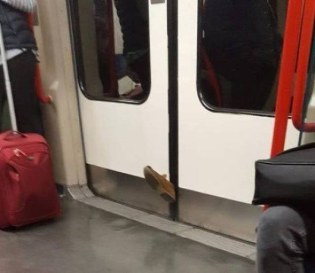 Bad Days Happen (27 pics)