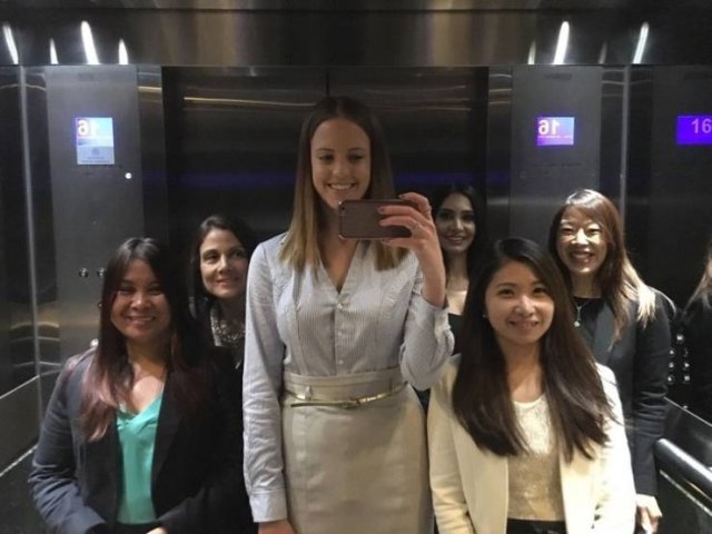 Very Tall People (20 pics)