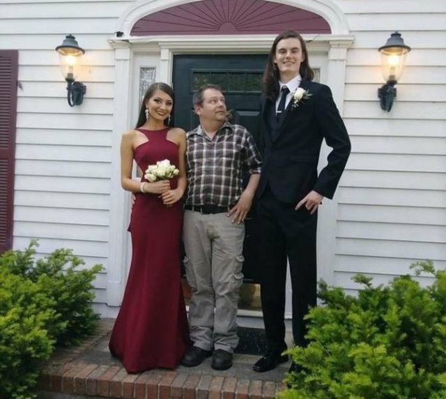Very Tall People (20 pics)