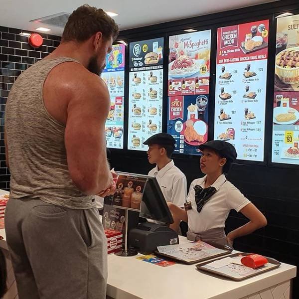Very Tall People (20 pics)