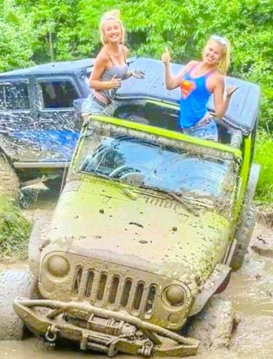 Nice Jeeps And Hot Girls (30 pics)