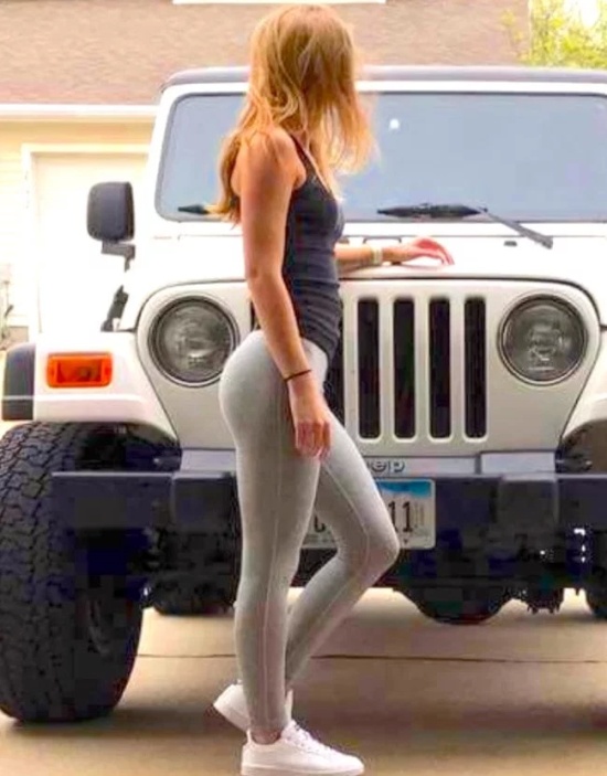 Nice Jeeps And Hot Girls (30 pics)