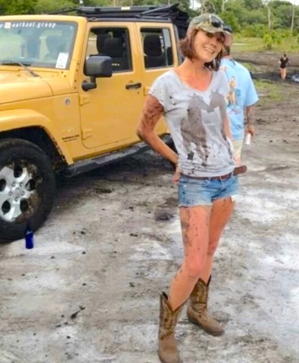 Nice Jeeps And Hot Girls (30 pics)