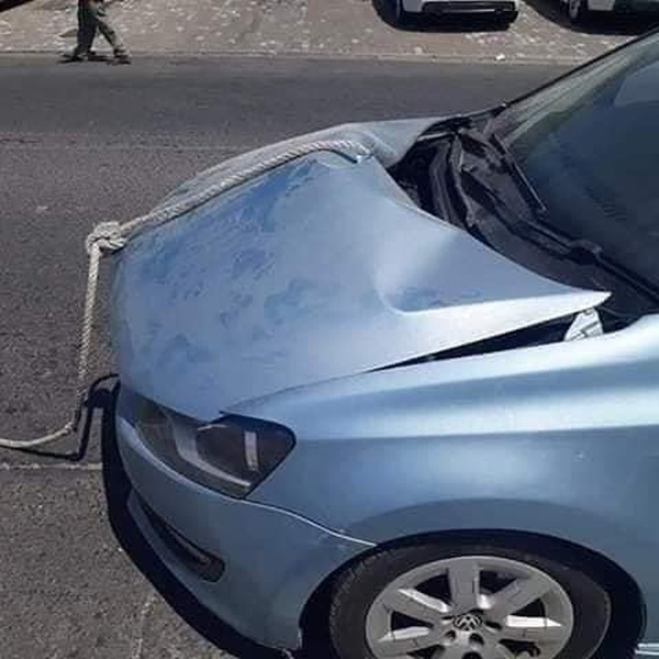 Tug Car Fail (2 pics)