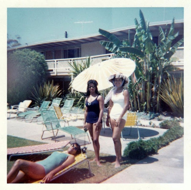 Girls in Swimsuits From the 1960s (29 pics)