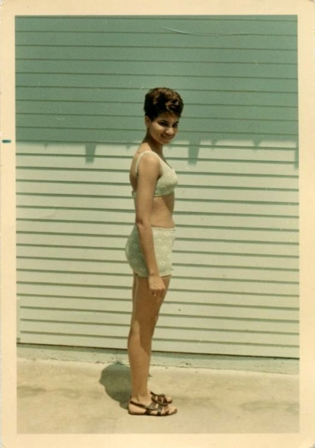 Girls in Swimsuits From the 1960s (29 pics)