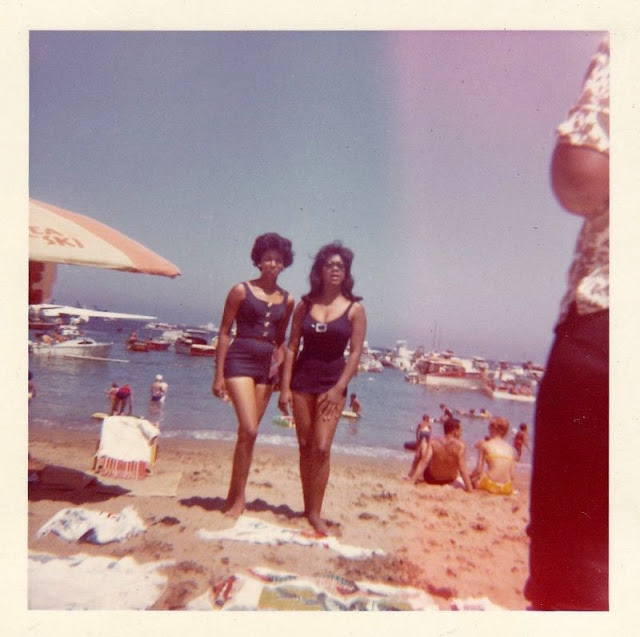 Girls in Swimsuits From the 1960s (29 pics)