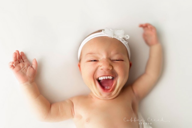Photographer Adds Smiles On Professional Baby Photos (17 pics)