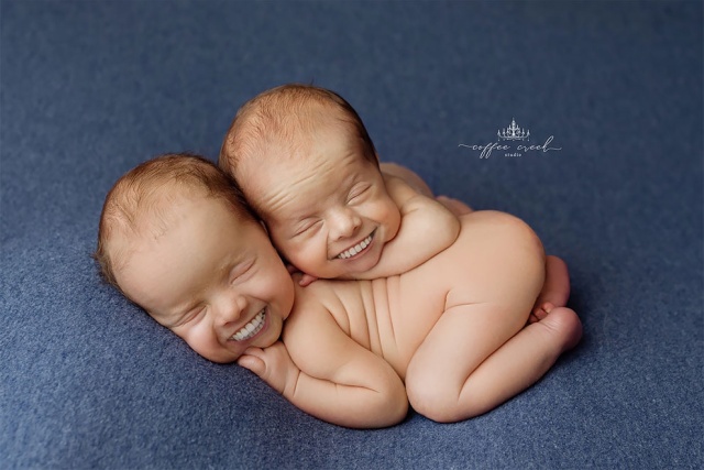 Photographer Adds Smiles On Professional Baby Photos (17 pics)
