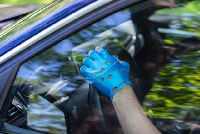 DIY Crocs Gloves (9 pics)