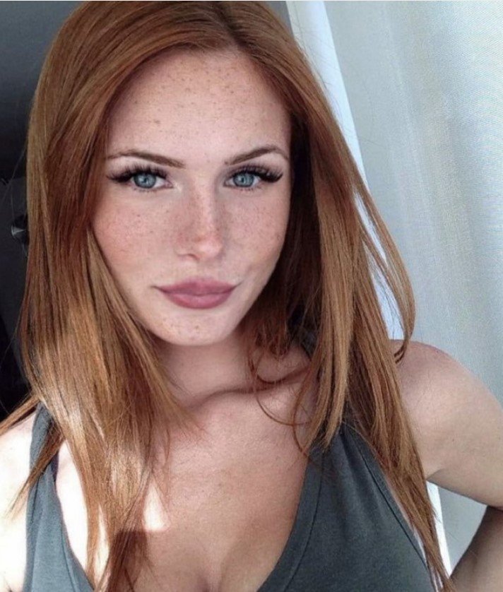 Very Hot Selfies (86 pics)