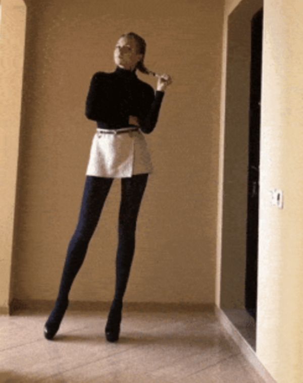 Long Legs We Could Only Dream Of Climbing  (GIFs)
