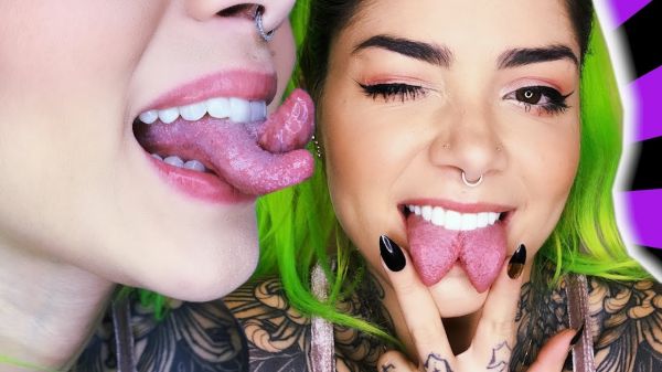 The Wild Babe With The Split Tongue (30 Pics)