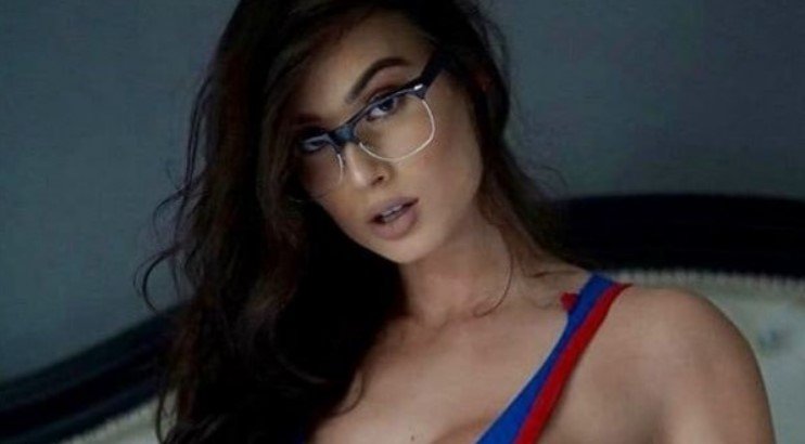 Hot Girls (33 pics)