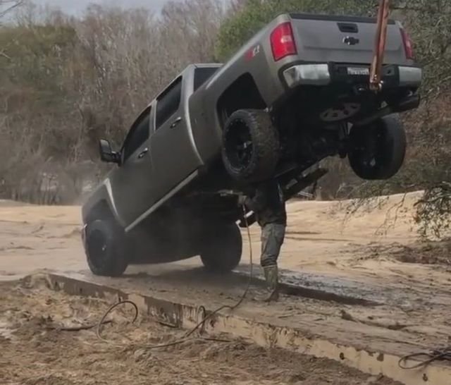 Why Women Live Longer Than Men (34 pics)