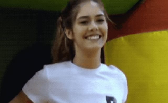 Hot Girls (23 gifs)