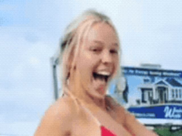 Girls And Cars (27 gifs)