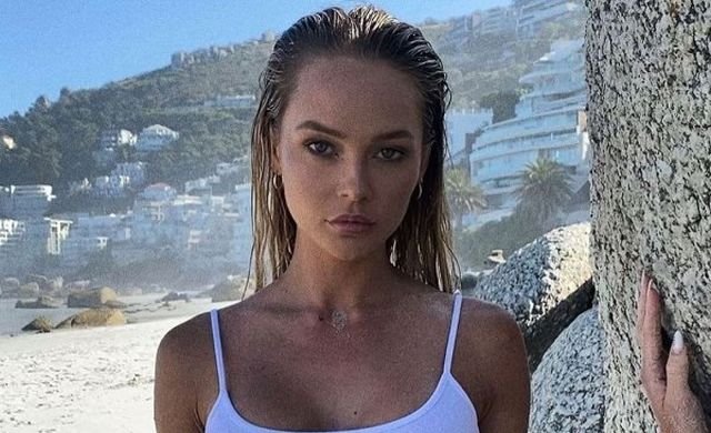 Wet Girls (35 pics)