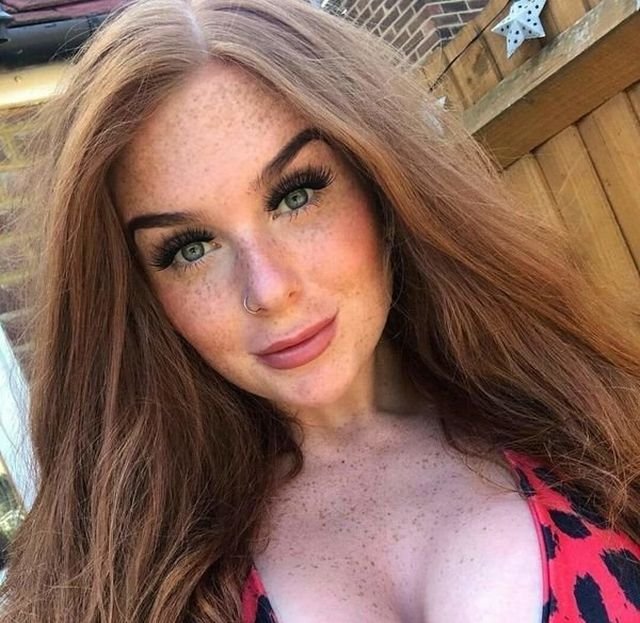 Girls With Freckles (32 pics)