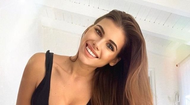 Hot Girls (36 pics)