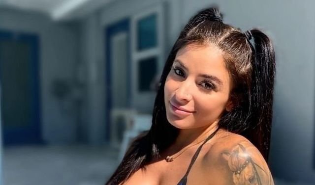 Girls With Piercing (37 pics)