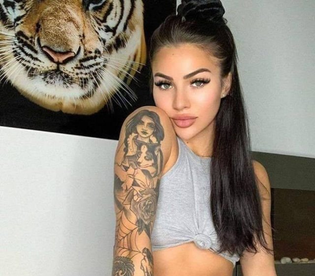 Tattooed Girls (55 pics)