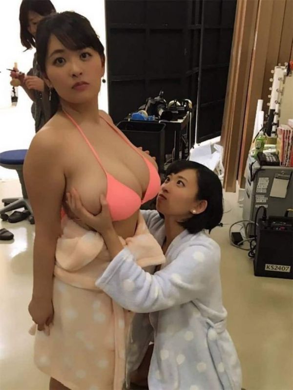 This Japanese Beauty Is More Than A Handful  (40 Pics)
