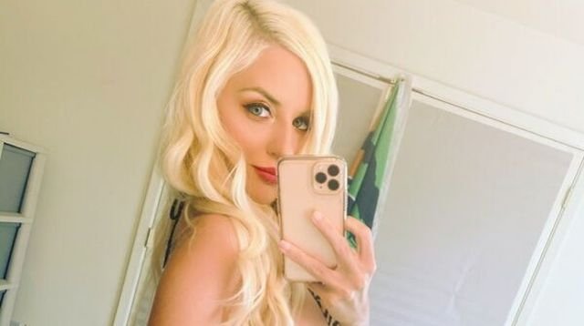 Selfie Girls (38 pics)