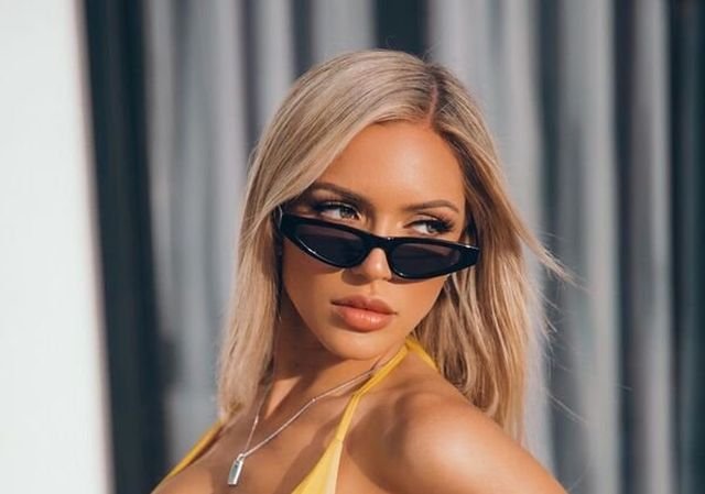 Girls In Sunglasses (46 pics)