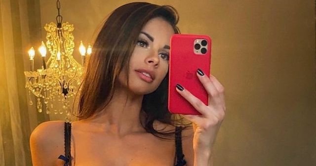 Selfie Girls (34 pics)