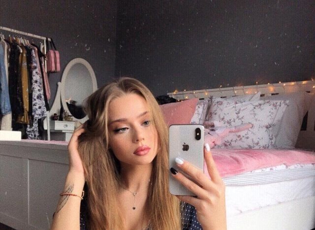 Girls In Sundresses (33 pics)
